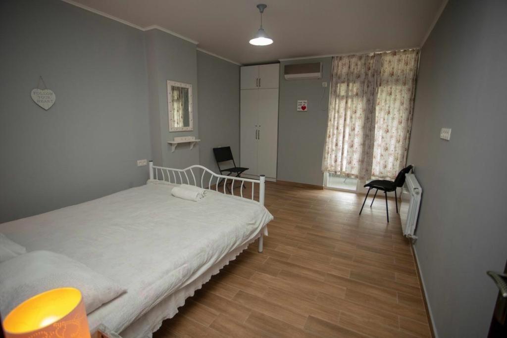 Amazing Magnolia Appartement Batoemi Buitenkant foto